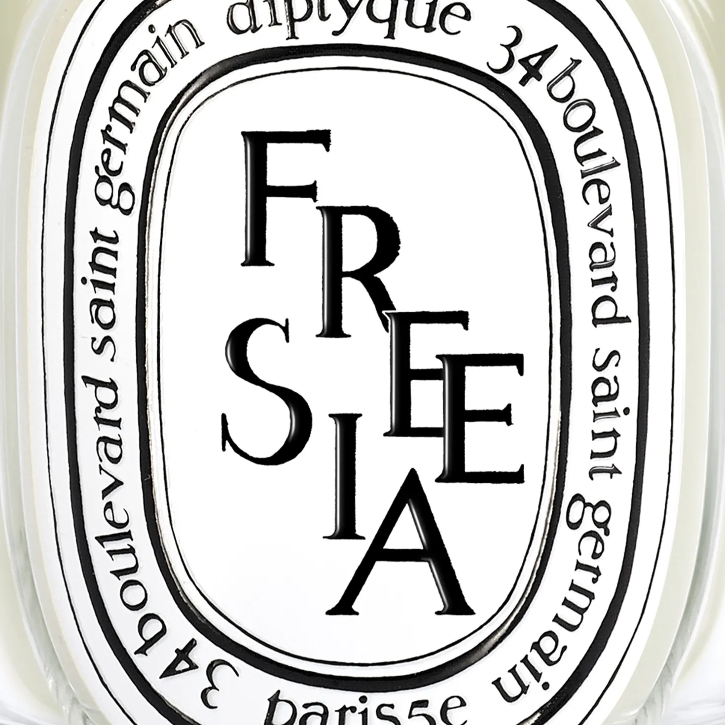 Freesia Classic candle 190g/6.7oz