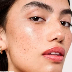 Glow-la-la Nova - Samtig schimmernder Highlighter