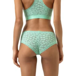 Hipster Savage Lace