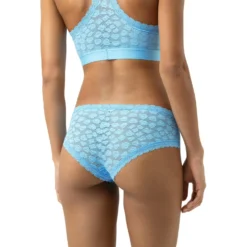 Hipster Savage Lace