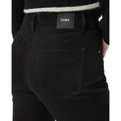 Hose Mary