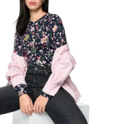 Langarm-shirt mit floralem allover-print