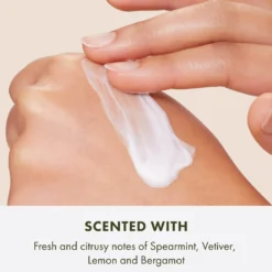 Make A Difference™ Rejuvenating hand treatment