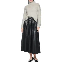 Oversize-pullover knitted in germany