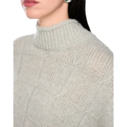 Oversize-pullover knitted in germany