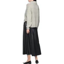 Oversize-pullover knitted in germany