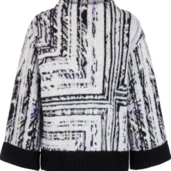 Statement pullover knitted in germany
