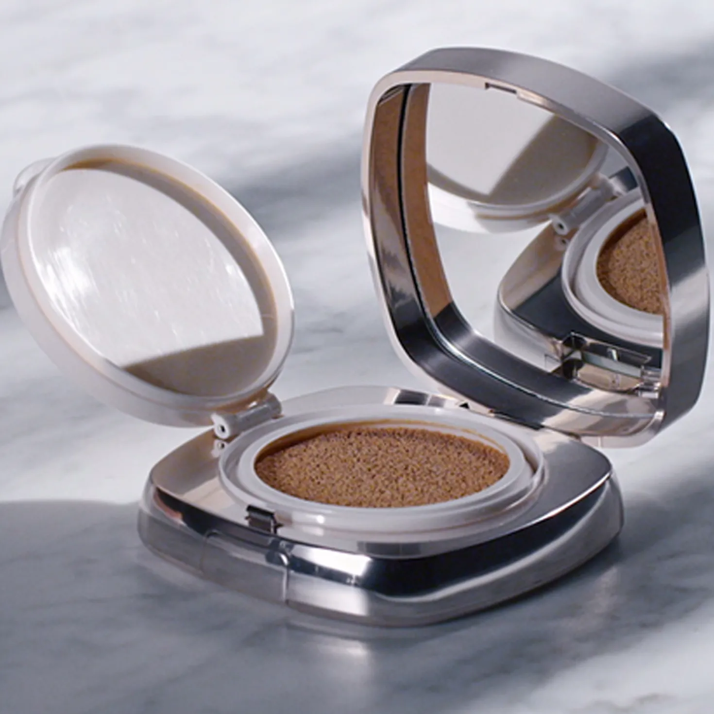The Luminous Lifting Cushion Foundation SPF 20