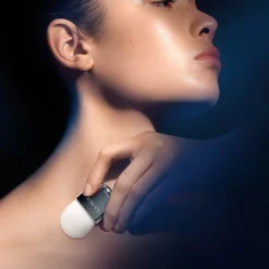The Neck & Décolleté Concentrate