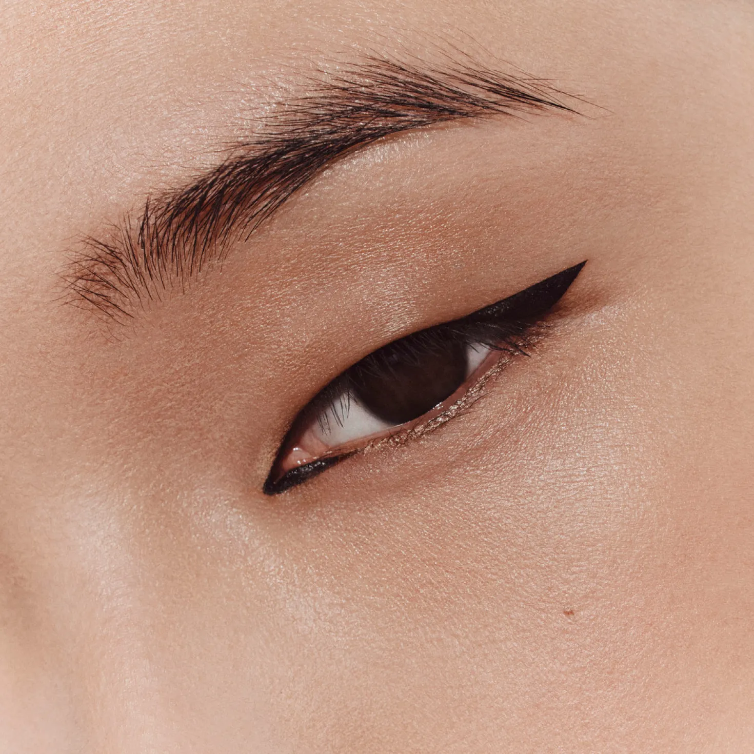 Trait d'Hermès, Eyeliner – Prägung und Präzision, Encre Noire