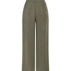 Weite hose